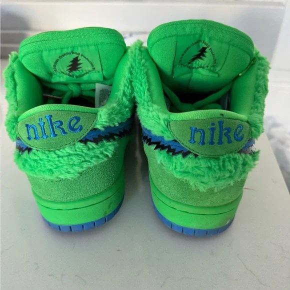 Nike Dunks - Picture 2 of 4